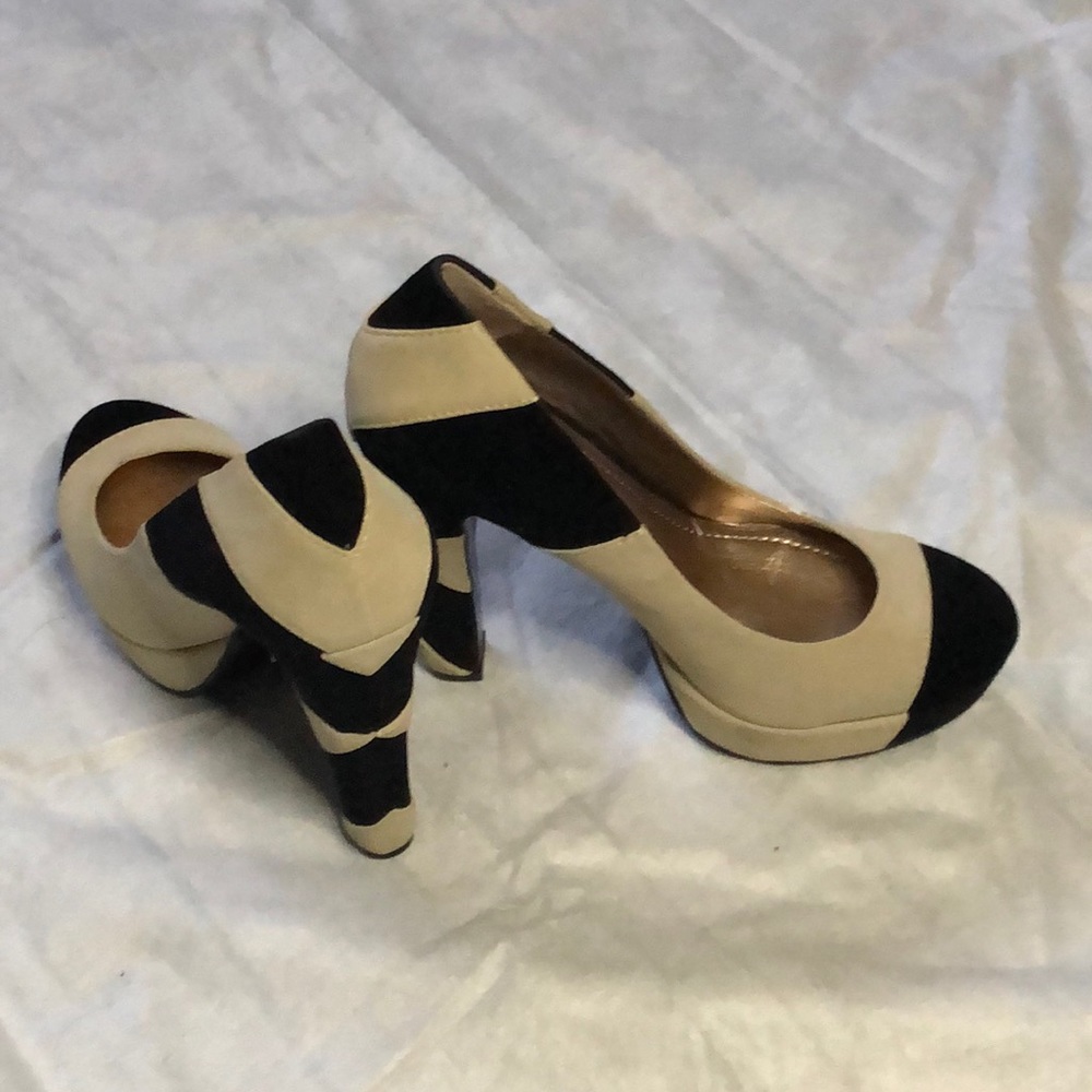 BCBG  Cream & Black Heels